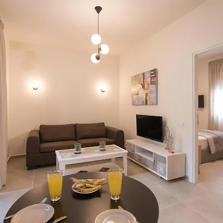 Modern Apartments, In Centre Apartment *